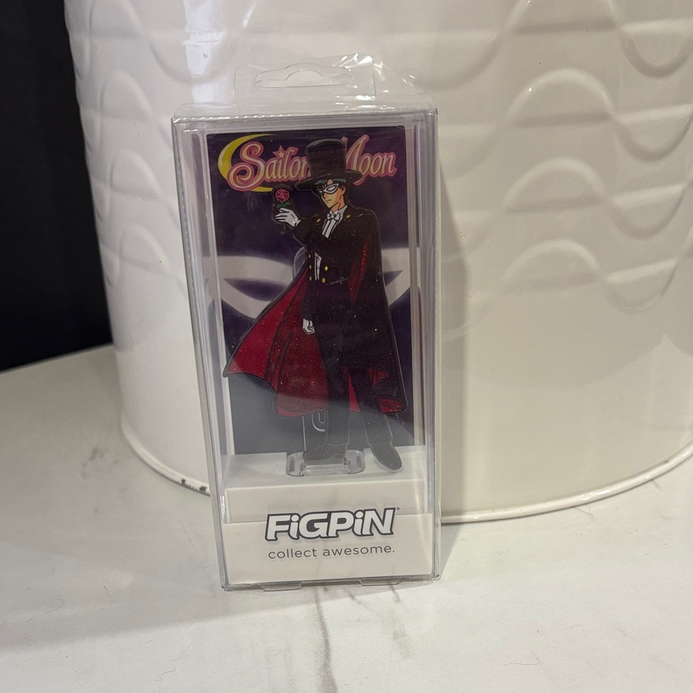 Sailor Moon Tuxedo Mask Enamel Collectible Pin - Black & Red